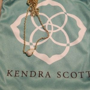 Kendra Scott necklace